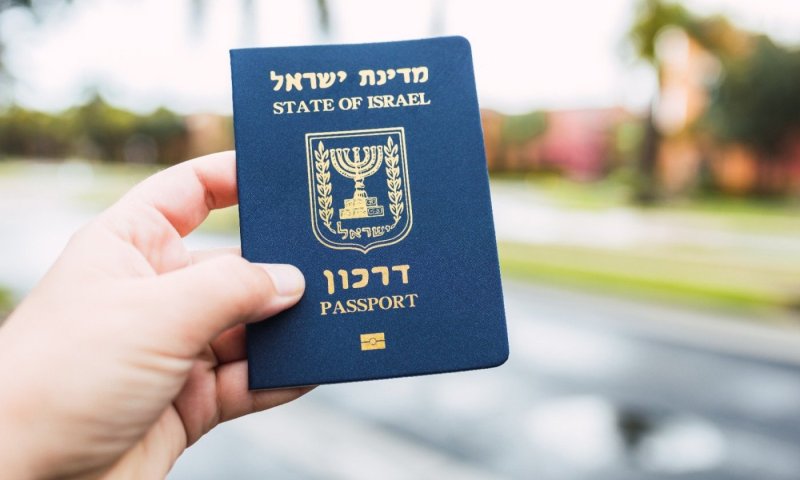 הזמינו מונית למלון וסיימו בתחנת המשטרה: כך ניסה נהג המונית לסחוט את הישראלי תמורת הדרכון