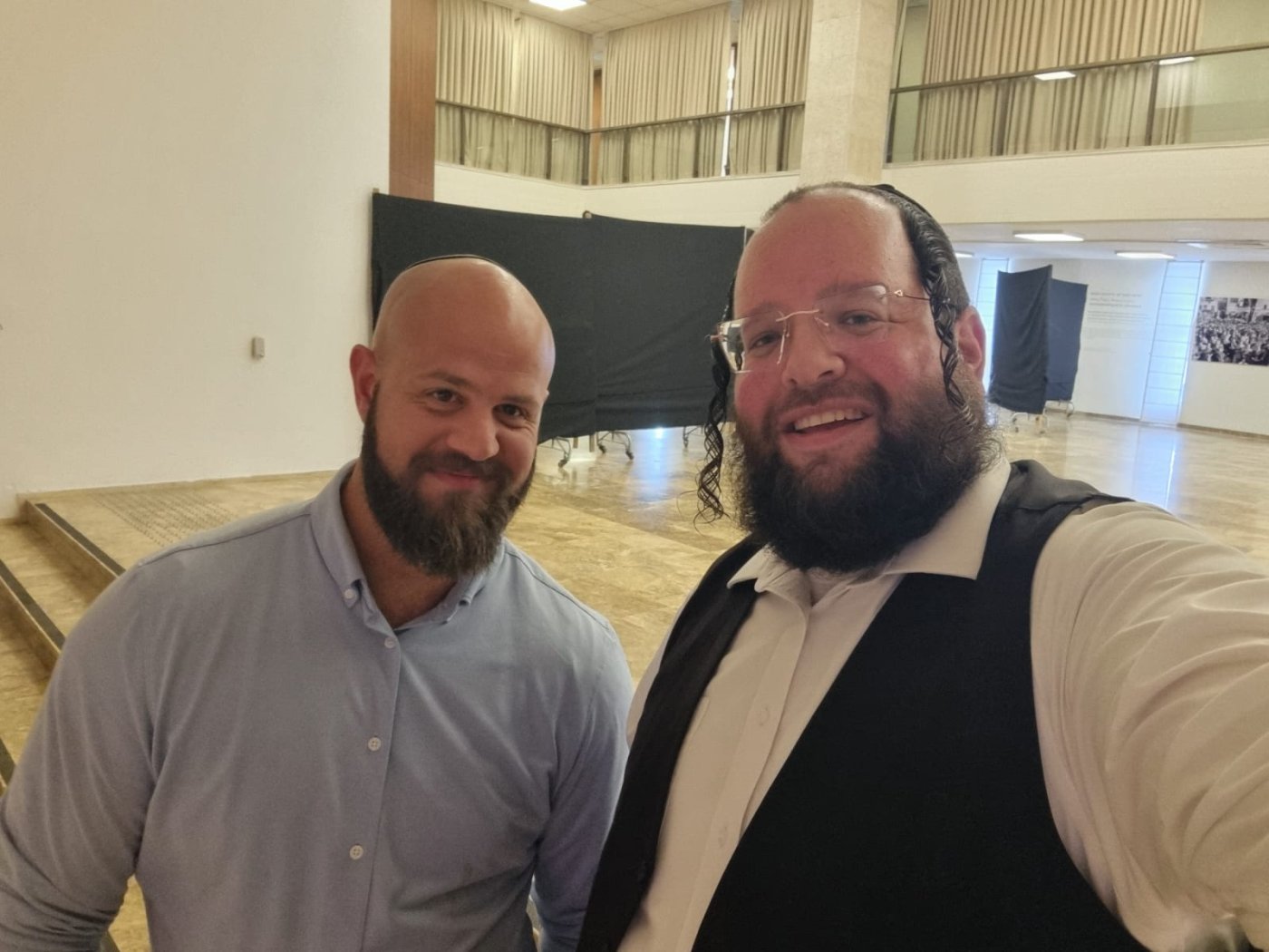 באדיבות המצלם