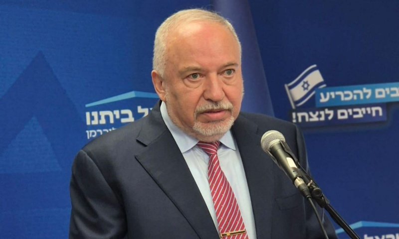 הצעת החוק של ישראל ביתנו: לשלול זכות בחירה של מי שלא נושא בנטל