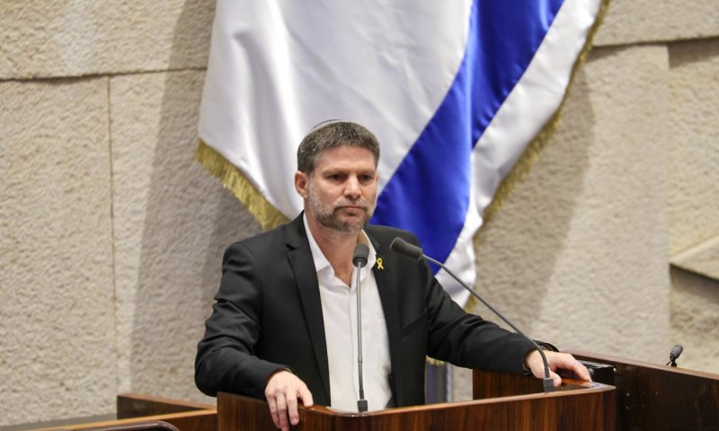 סמוטריץ' נגד המשך העסקה: "הממשלה שלנו לא תיכנע לטירוף"