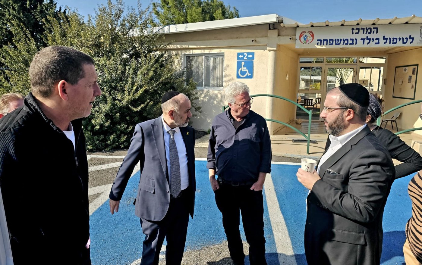 באדיבות המצלם