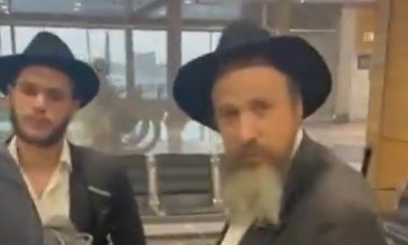 תקרית בקניה: חברת התעופה אסרה על רב לעלות על הטיסה