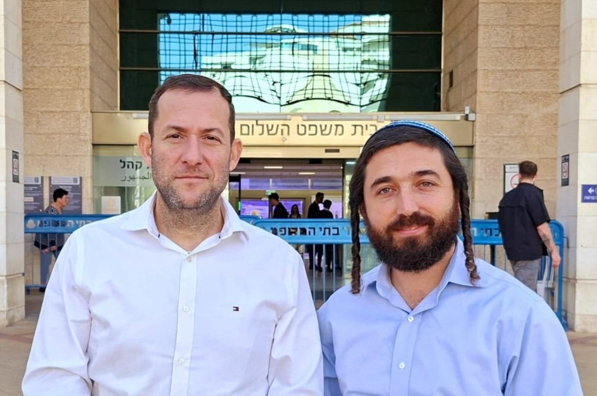 באדיבות המצלם