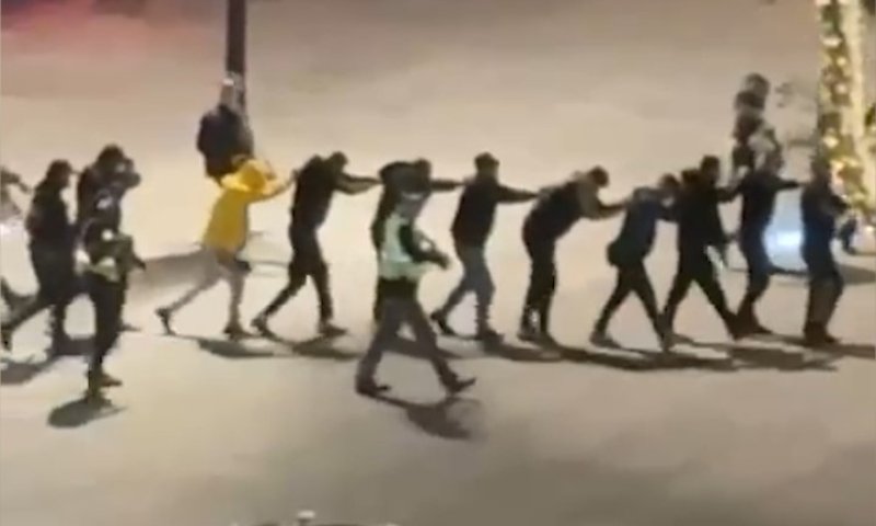 צפו: עשרות שב"חים נתפסו בבניין ברמת גן