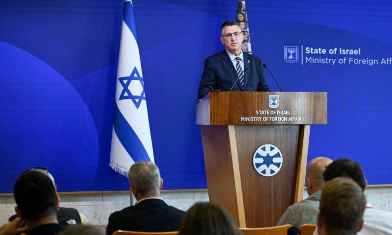 סער תומך בהדחת היועמ"שית: "טעיתי שמיניתי אותה"