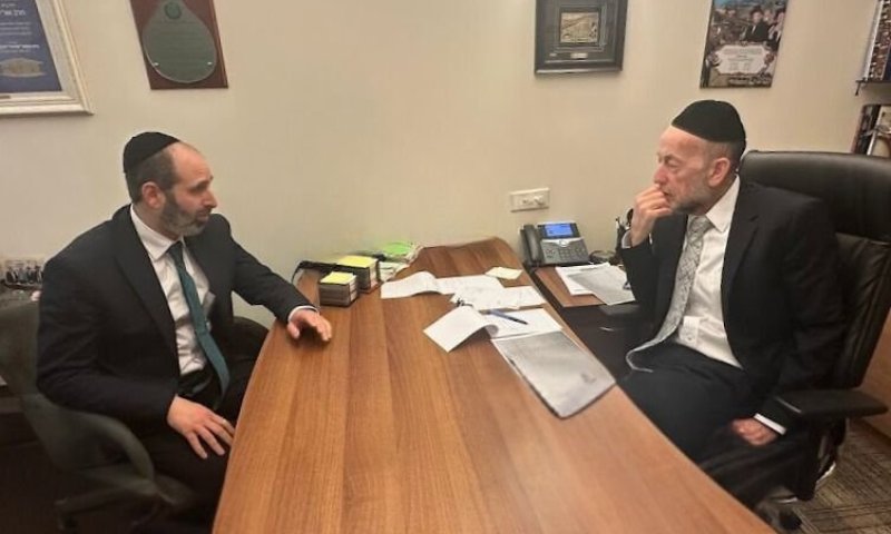 סגן השר מקלב חתם על הסכם היסטורי בין הרשות החרדית לאלעד