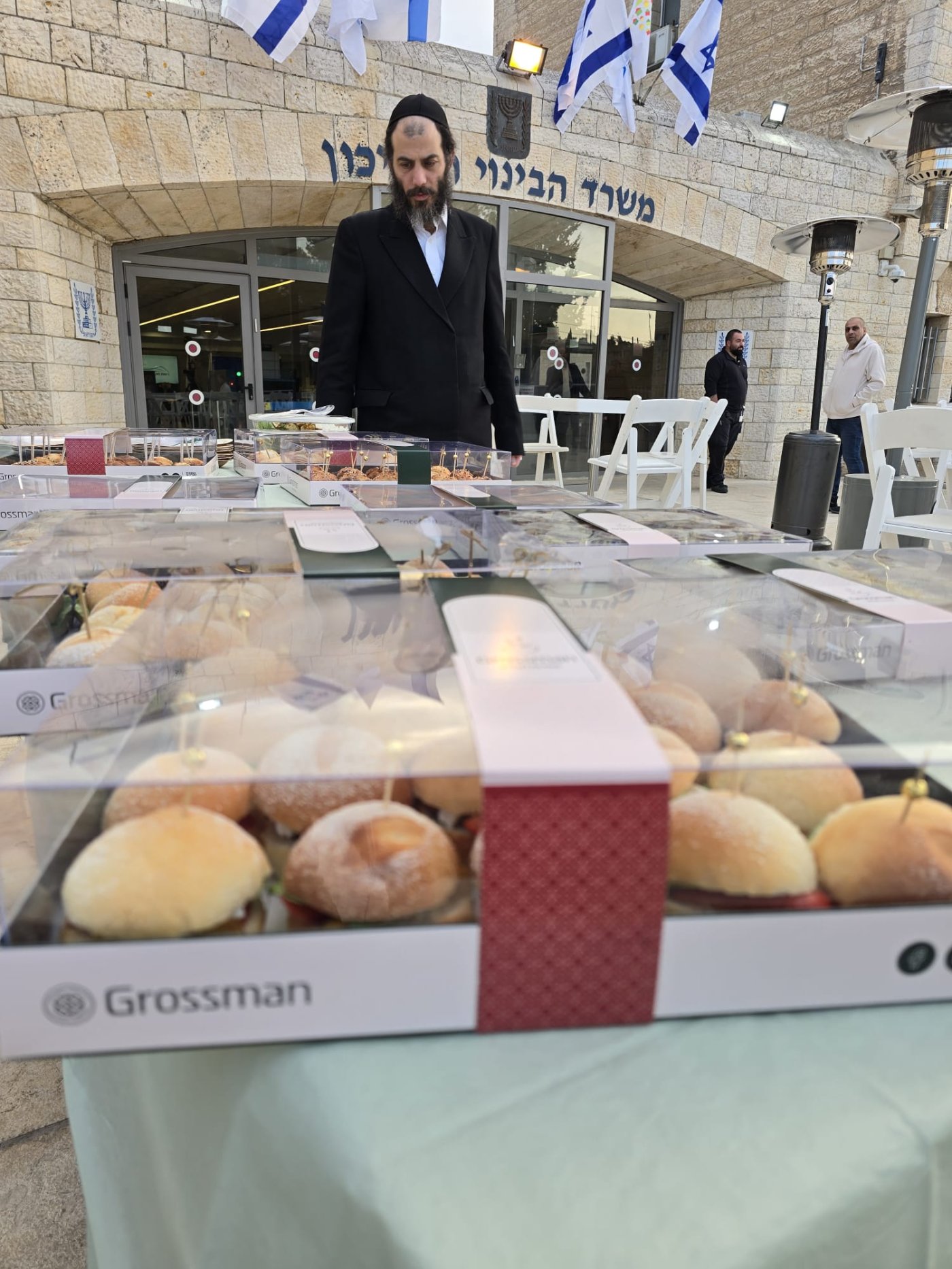 באדיבות המצלם
