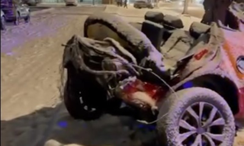 בלתי נתפס: הרכב נקרע לחתיכות &ndash; הנהג והנוסע ניצלו בנס