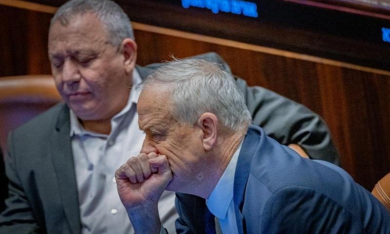 גנץ קרא לפעול באיראן: "ישראל צריכה ויכולה לתקוף"