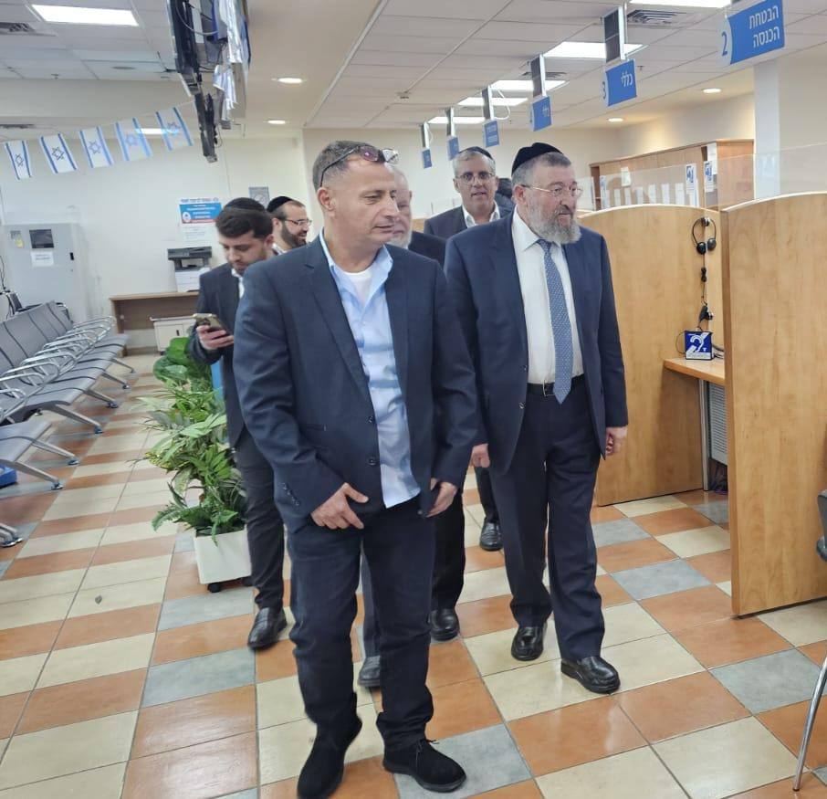 באדיבות המצלם