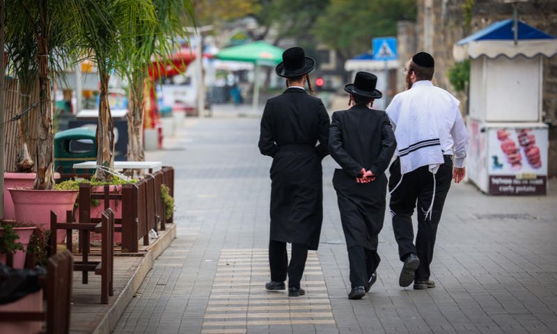 חילול השבת מתרחב - והנציגים החרדים בטבריה מבליגים ושותקים
