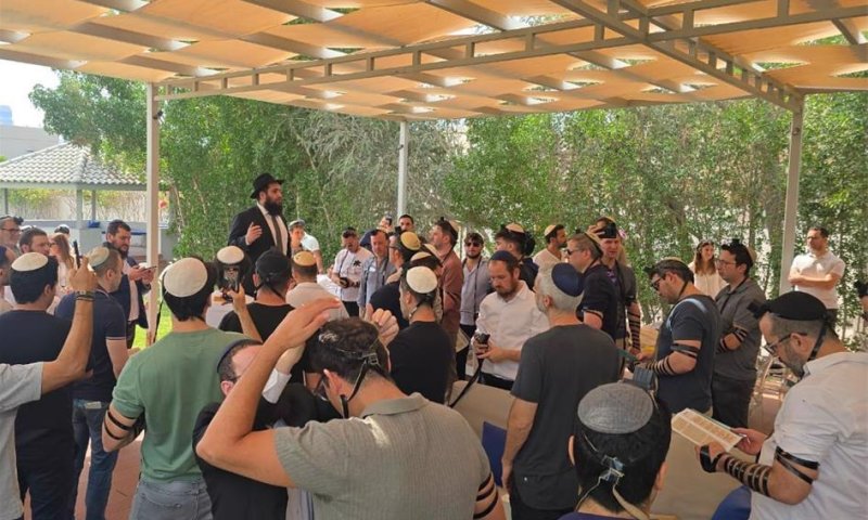 לזכרו של צבי קוגן הי"ד: 60 תחנות תפילין הוקמו ברחבי איחוד האמירויות