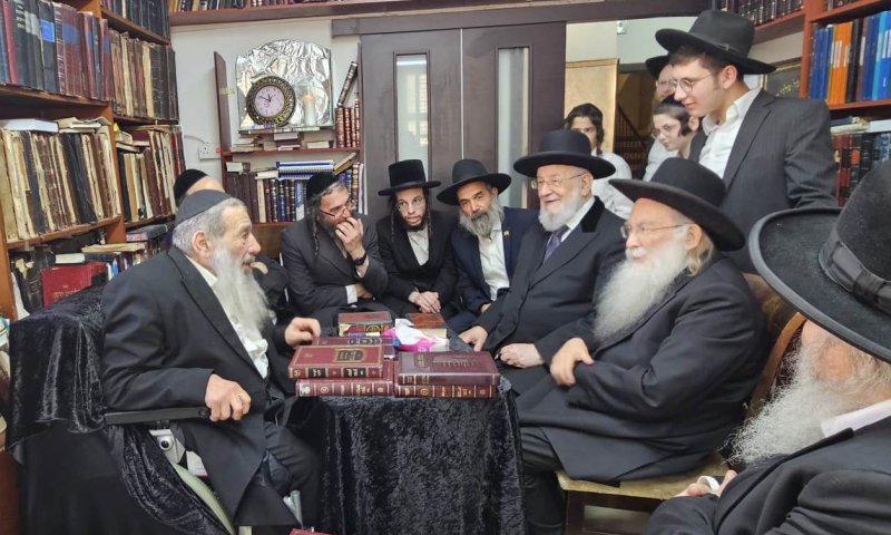 חכם ניסים סיפר בשבעה: מדוע אשכנזים לא אוכלים בבית האבל? |&nbsp;צפו 