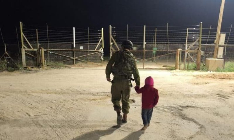 ילד פלסטיני נכנס למרחב החיץ ברצועה: "חמאס שלחו אותי"