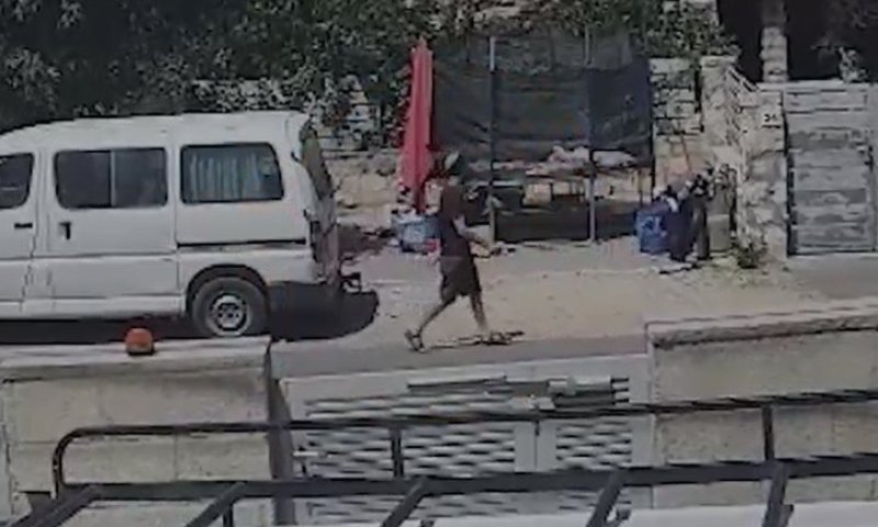 פורץ מתוחכם: התחפש ליהודי, גנב רכוש ונשק ובסוף נתפס על חם