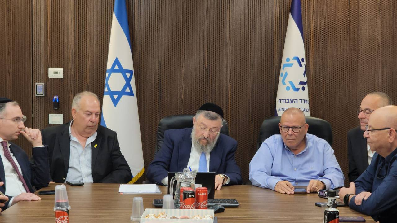 אבי יפרח, דובר שר העבודה