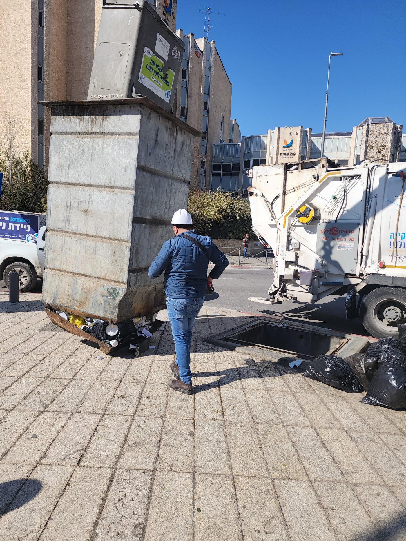 באדיבות המצלם