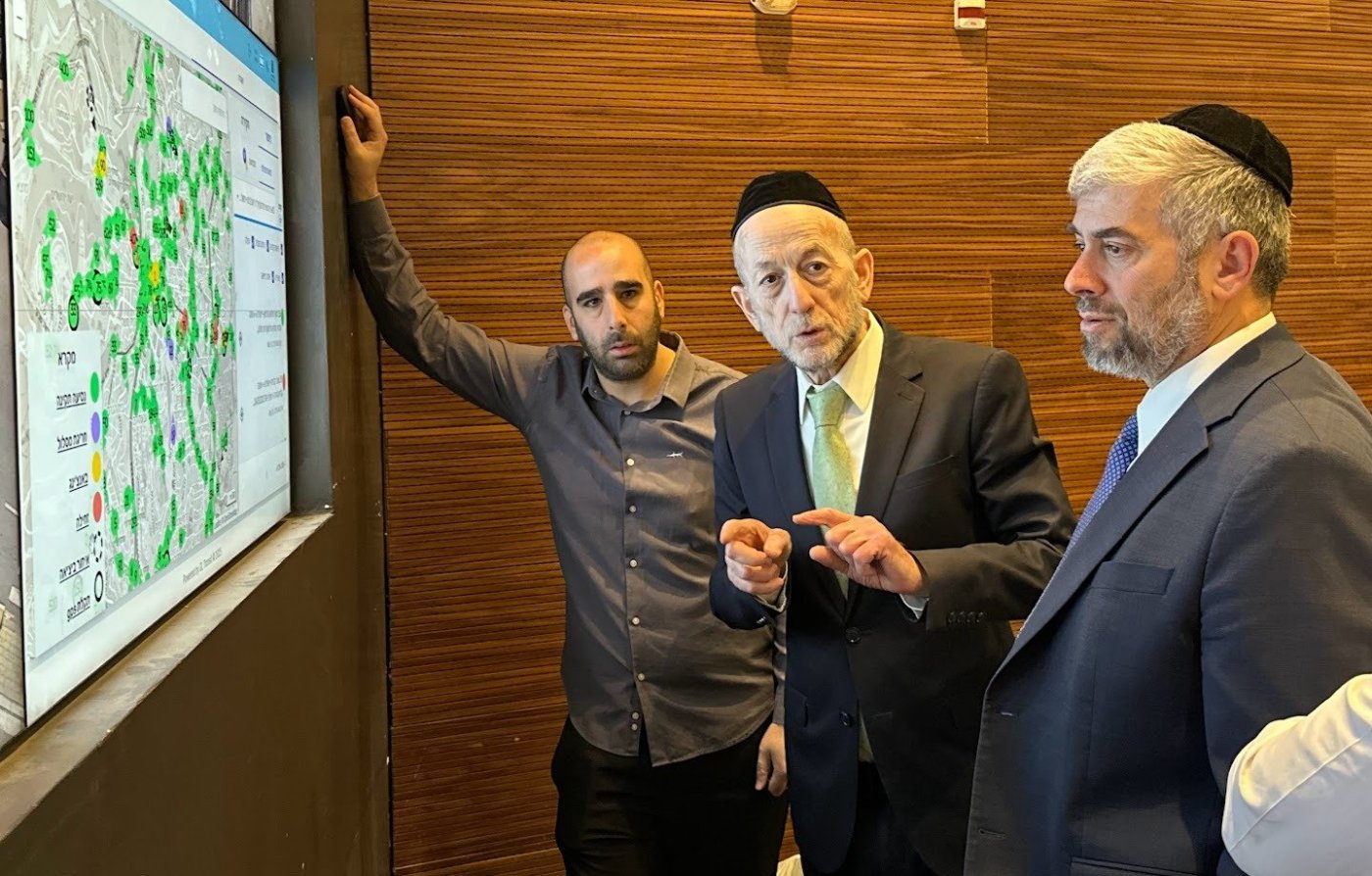 באדיבות המצלם