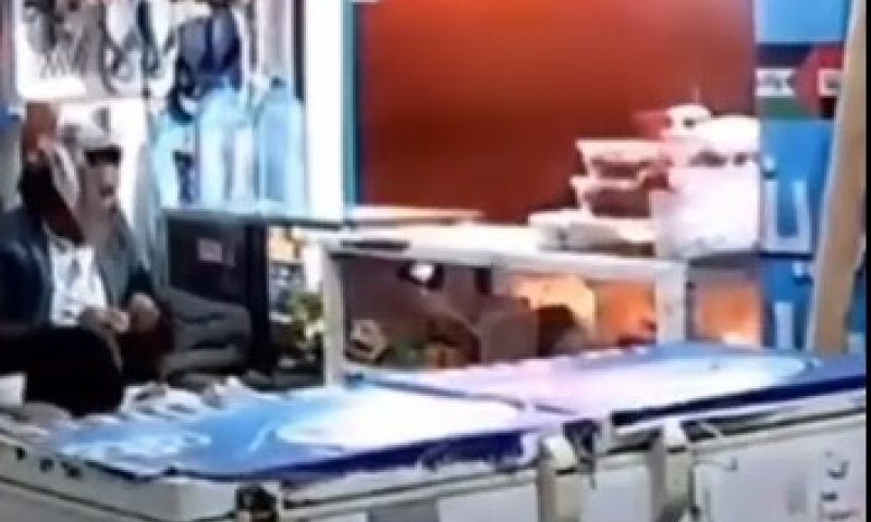 התימני נותר אדיש לנוכח התקיפות של חיל האוויר האמריקאי. צפו
