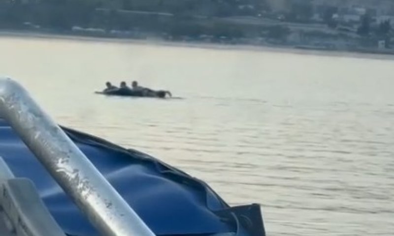 צפו: שלושה צעירים חולצו מלב הכינרת כשהם ללא חגורות הצלה