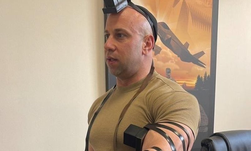 תיעוד מרגש: חיל אמריקאי מניח תפילין בפיקוד מרכז ארה"ב