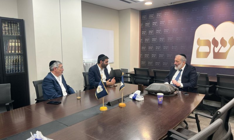יישאר במשרד הדתות: מלכיאלי ואבידן נועדו עם דרעי