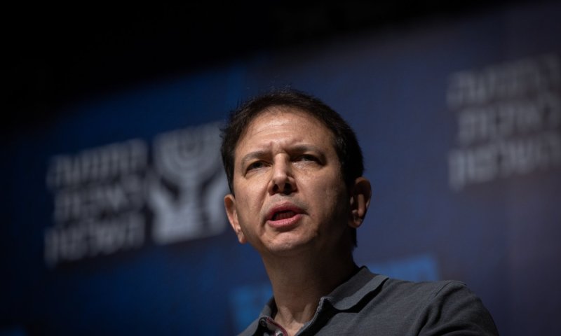 רונן ברגמן תובע את גדי טאוב: לא הדלפתי את מבצע הביפרים