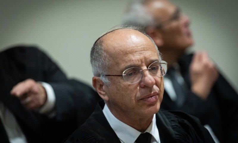 סולברג דורש תגובה מהירה: "האם הממשלה ביזתה את בג"ץ?"