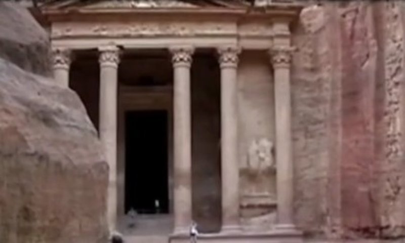הבריתות שנשארו באבן: ביקור מרתק בעיר האגדית פטרה