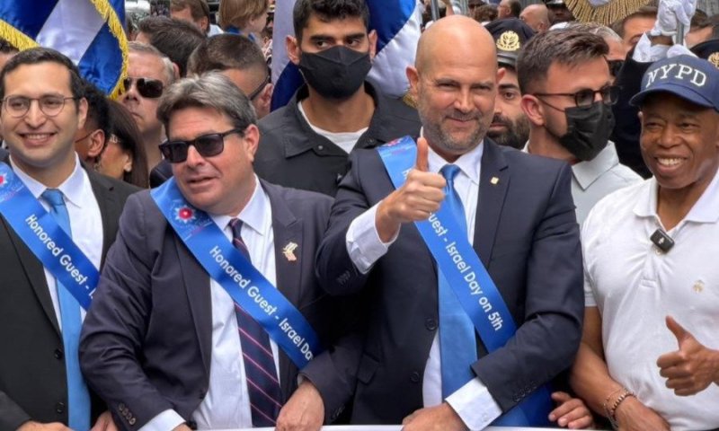 המשלחת המנופחת לניו יורק: שישה יועצים של אוחנה הצטרפו