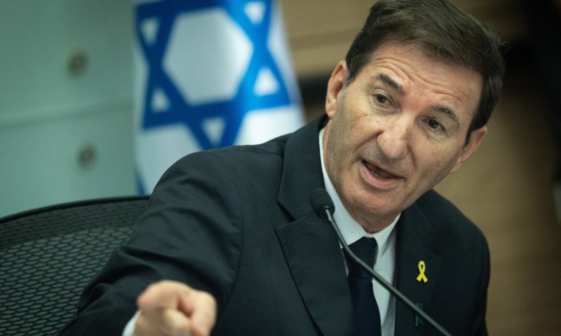 אשר הטיח בראשי הקואליציה: "זרקתם את ביסמוט לגוב האריות"