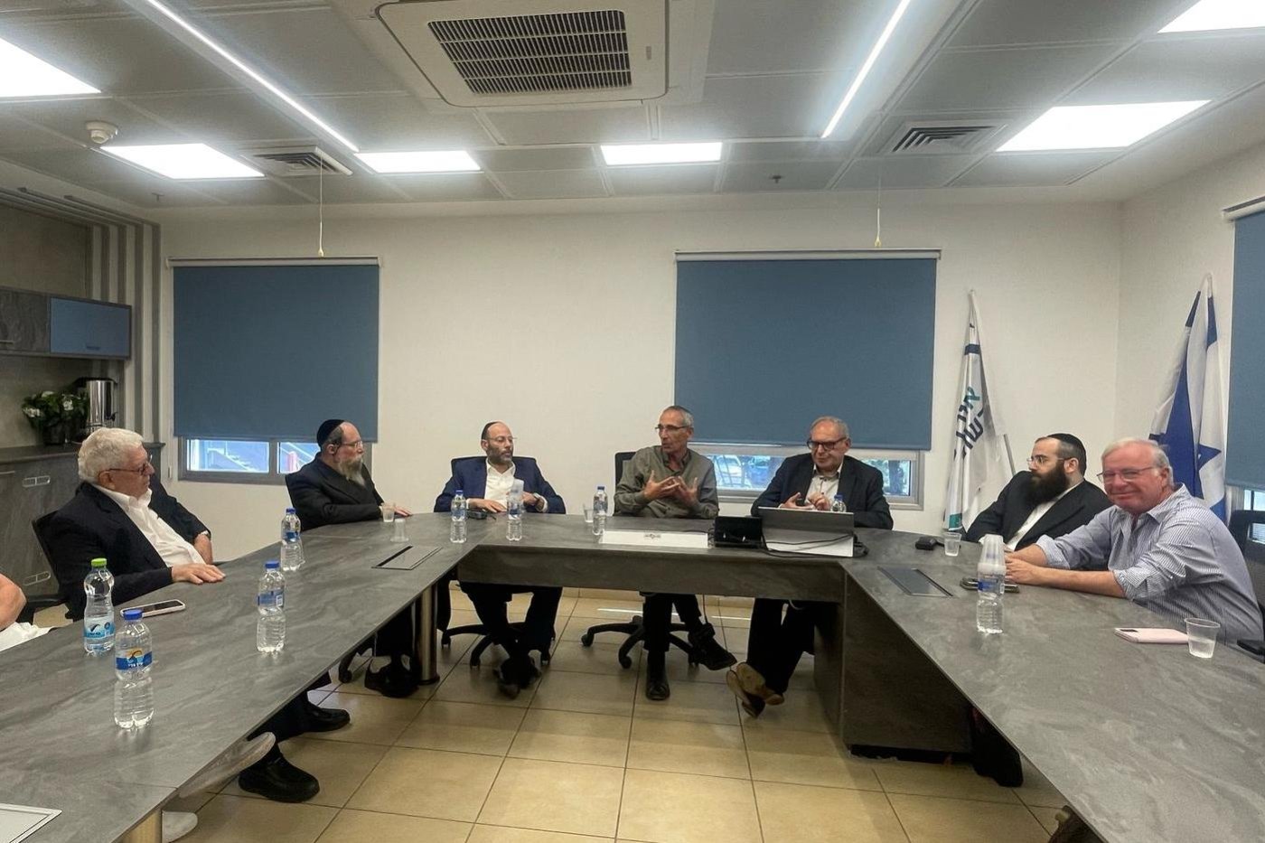 באדיבות המצלם