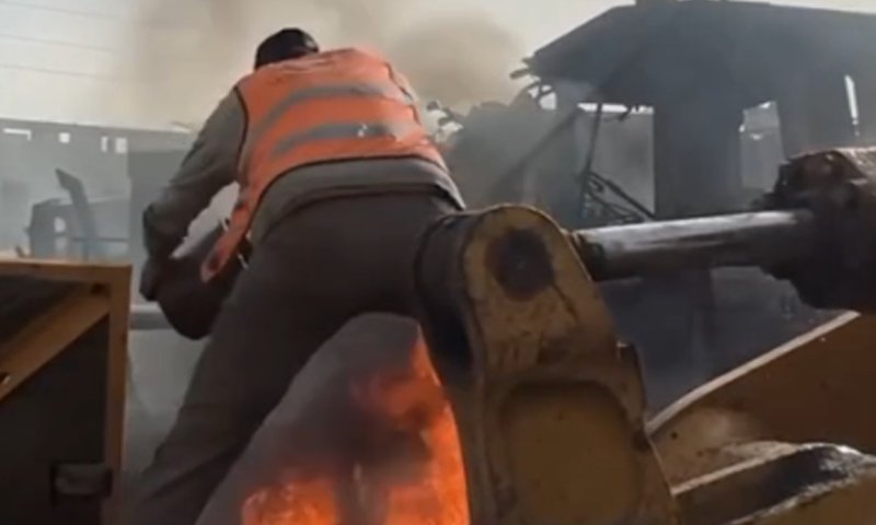דחפורים עלו באש לאחר שהופצצו על ידי כוחותינו 