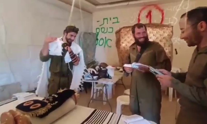 גם זה קורה ברפיח: חייל זוכה לחגוג בר מצווה לראשונה