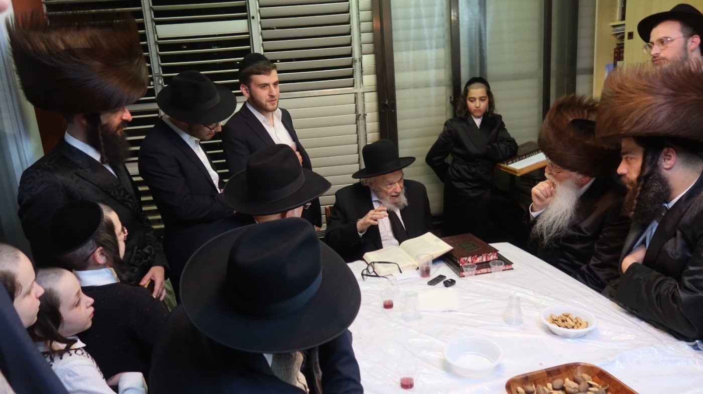 באדיבות המצלם