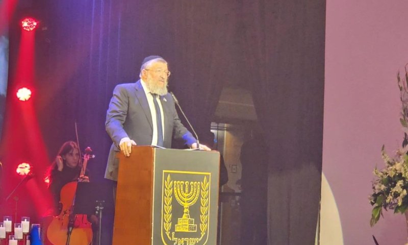 השר בן צור: &ldquo;אגם של דמעות &ndash; אך גם של תקווה&rdquo;