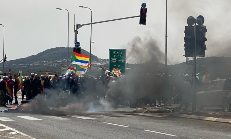 בישראל בוחנים הקמת בית חולים שדה בסוריה, עשרות פצועים הגיעו לטיפול רפואי