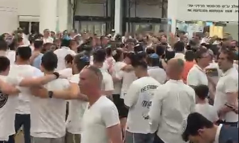 שירה וריקודים: כך נראתה אמש מחלקת השיקום בבית החולים  