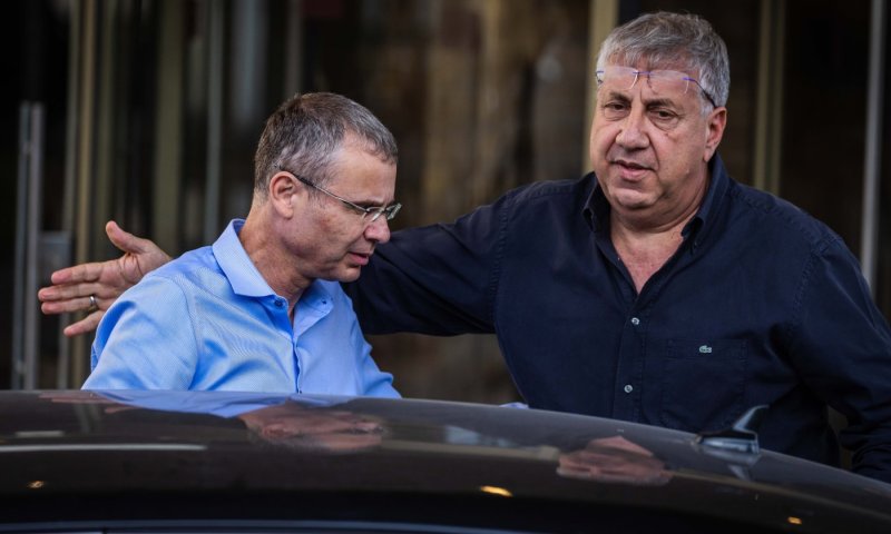 גלי ישראל לא שותקים: מתייצבים לצד ברדוגו – ותוקפים את השרים: "פוליטיקאים קטנים"