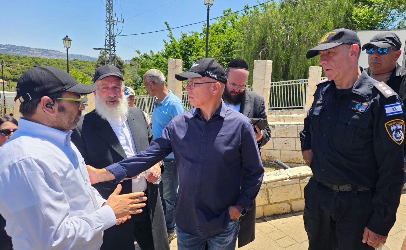 באדיבות המצלם
