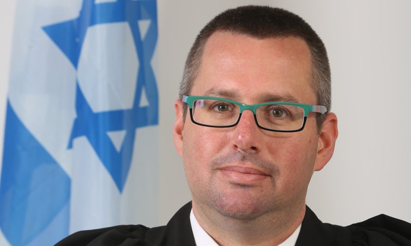 נשיא בית משפט השלום מגבה את השופט ברוזה: "תחזיק מעמד"