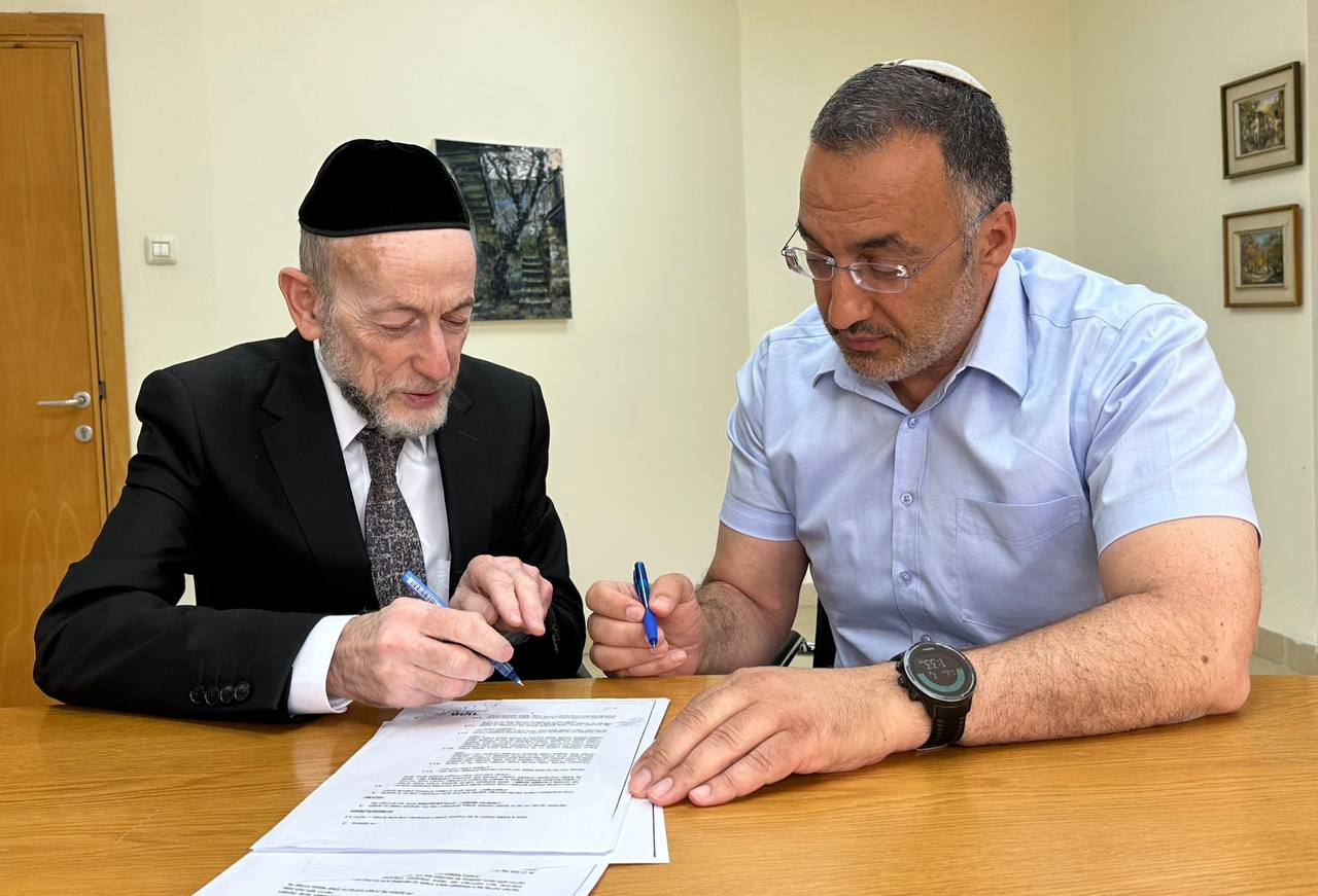 באדיבות המצלם