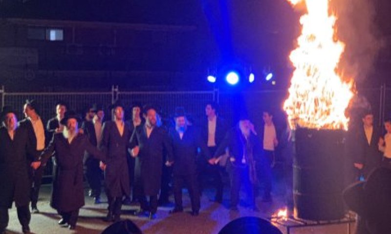 הראשונים בעולם: בקהילת 'עדת ישראל' חגגו ל"ג בעומר