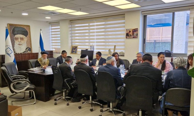 דרמה בוועדה למינוי דיינים: הרב הראשי דרש לעצור את הדיון - הוועדה ממשיכה