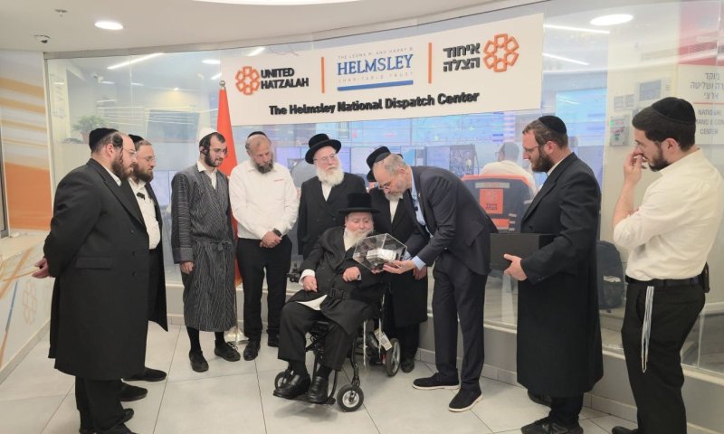 מפגש היסטורי בבית איחוד הצלה: מייסד הצלה בארה&rdquo;ב הרב הרשל ובר בביקור מיוחד
