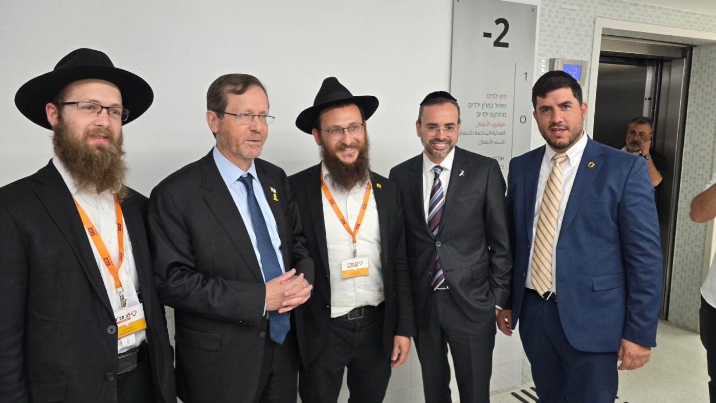 באדיבות המצלם