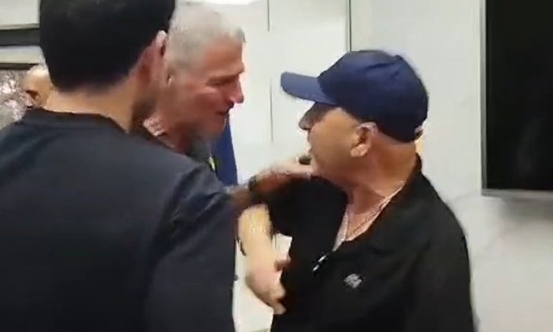 סערה אחרי סערה: יאיר גולן תועד דוחף אזרח בקרית שמונה