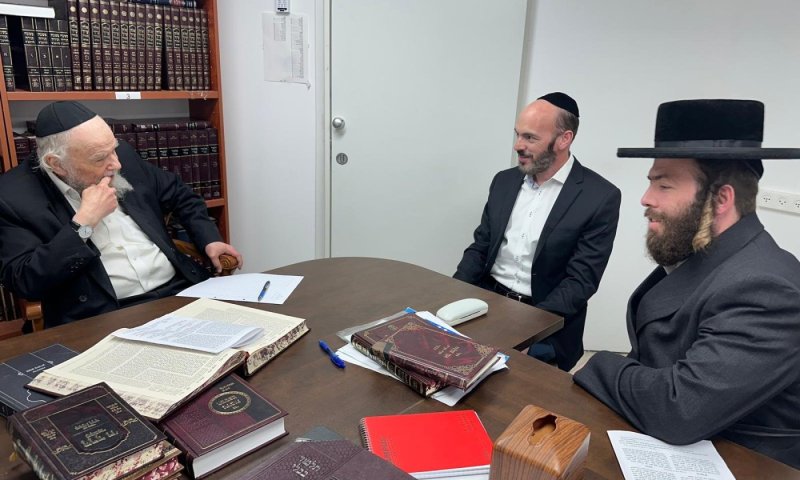 ראשי חברת מימונדלן נכנסו לברכה והתייעצות במעונו של מרן הגרמ"ה הירש