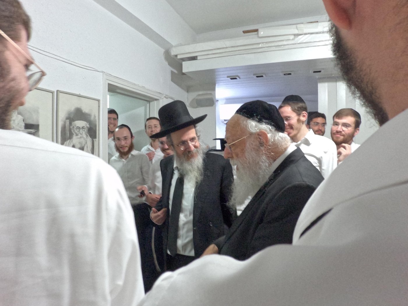 באדיבות המצלם