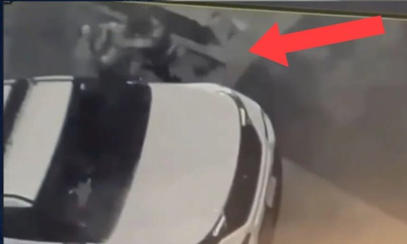 תיעוד: סוכנות חשאיות החליפו מהלומות מחוץ לבית של ברק אובמה